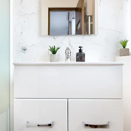 White Haven - Calea Victoriei Apartment *