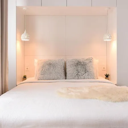 White Haven - Calea Victoriei Apartment Bucharest